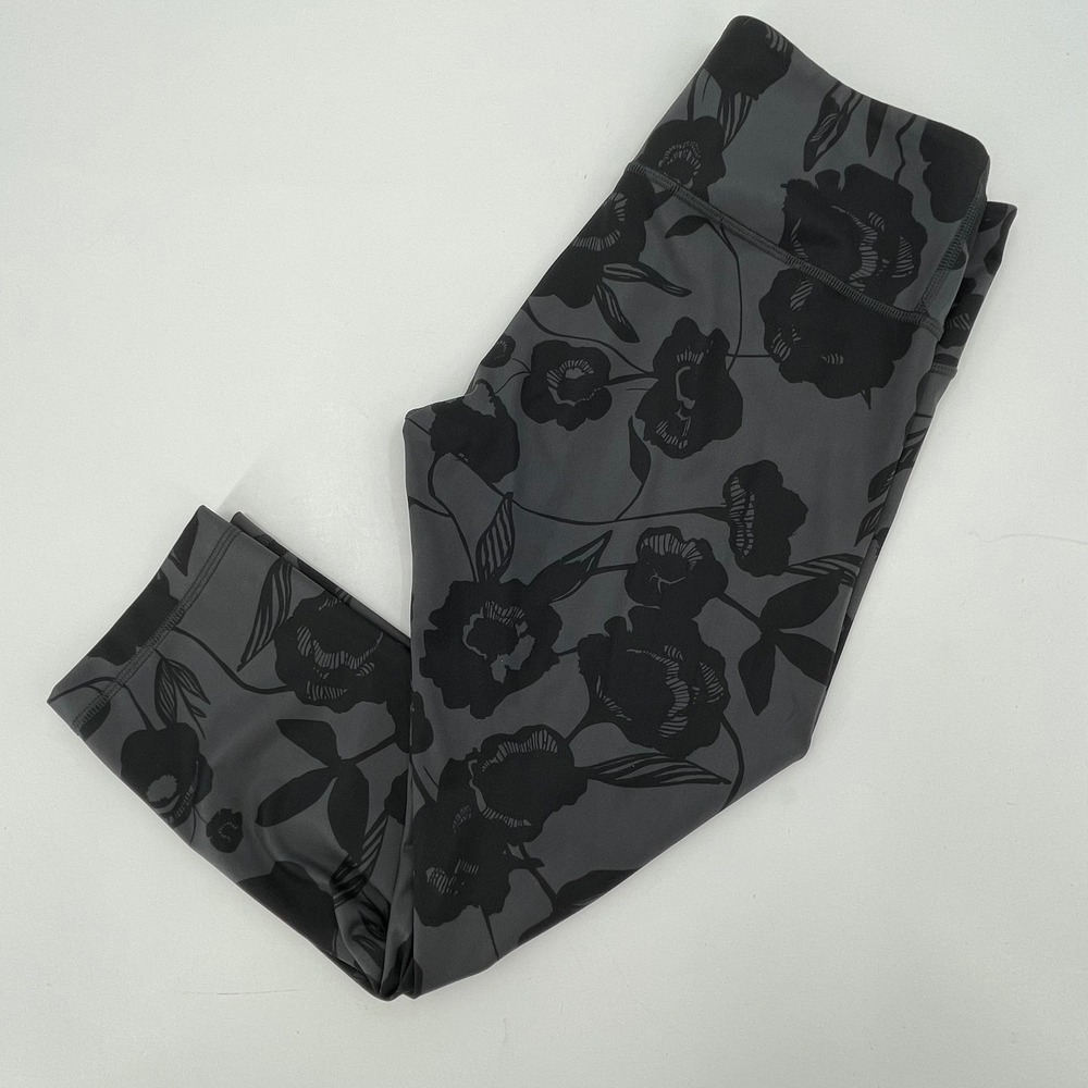 Lululemon Womens Crop Leggings Sz. 8 Grey Black EUC Floral Wunder Under Workout